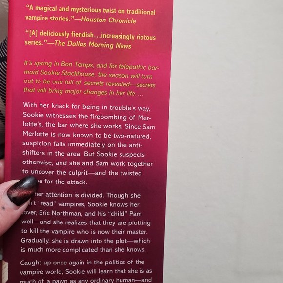 Book: Dead reckoning by Charlaine Harris - Picture 2 of 3